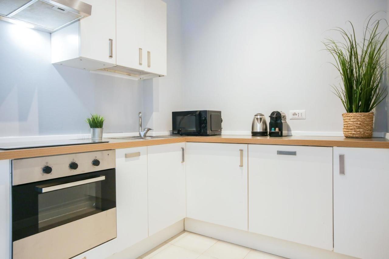 Glamorous Flat With Jacuzzi, King Size Bed And Small Balcony Перуджа Екстериор снимка