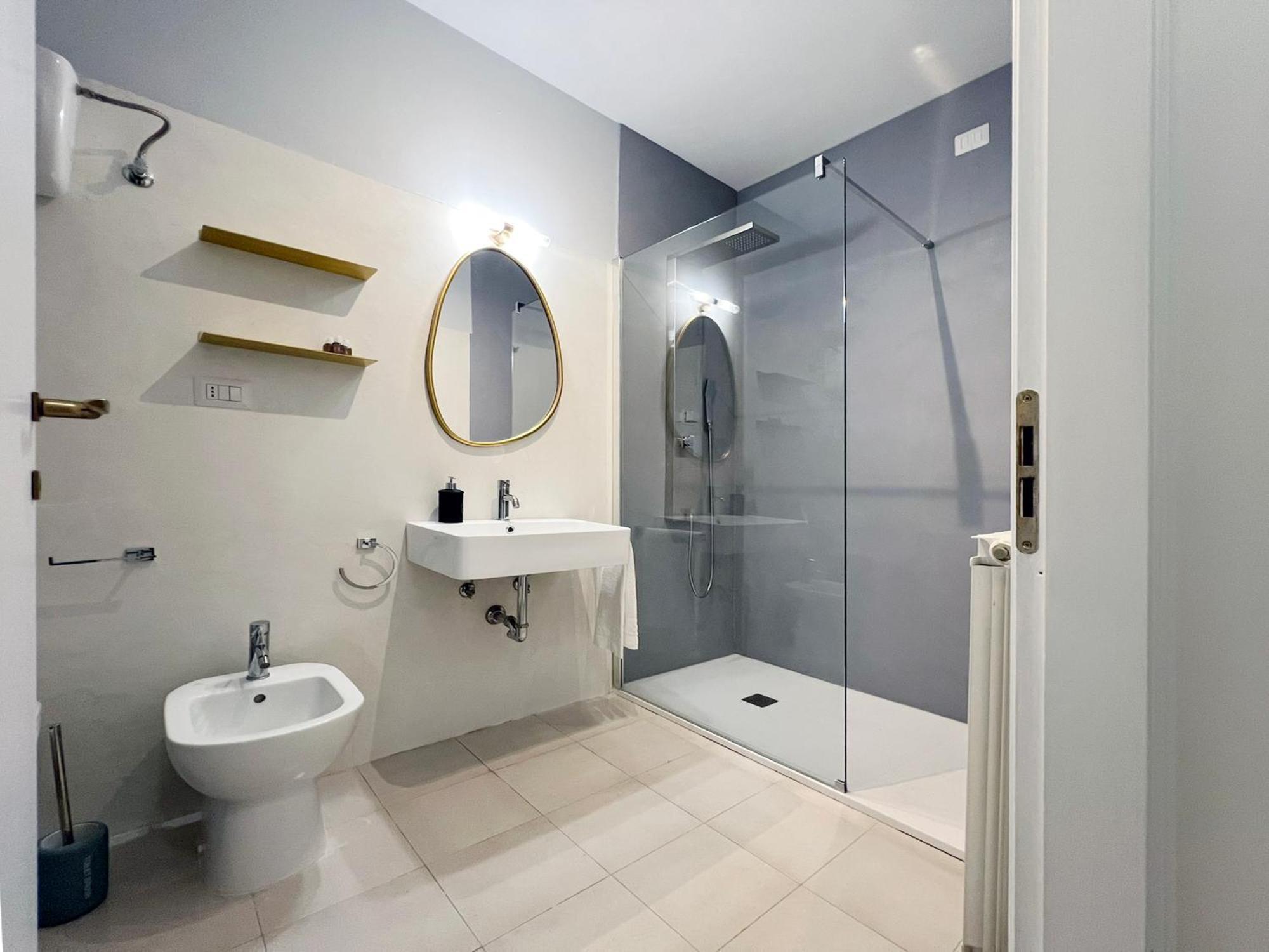 Glamorous Flat With Jacuzzi, King Size Bed And Small Balcony Перуджа Екстериор снимка